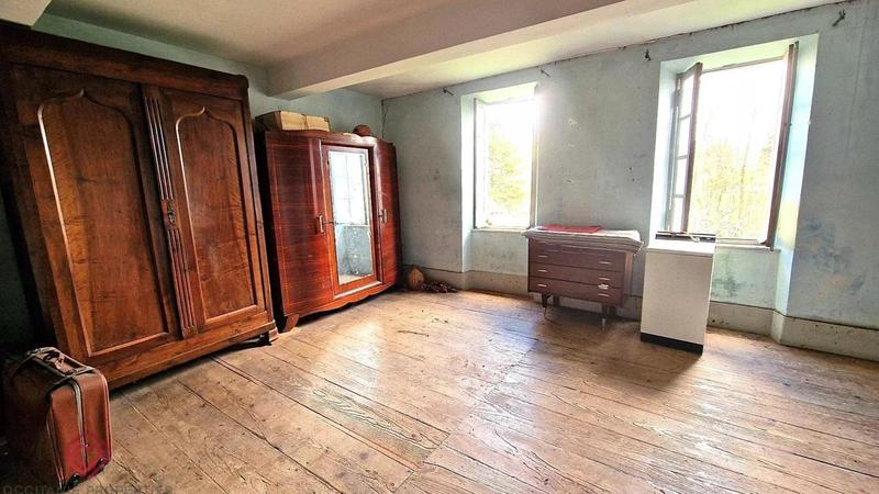 Propriété - 250 m² - 11 pièces