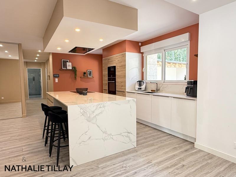 Maison - 260 m² - 7 pièces