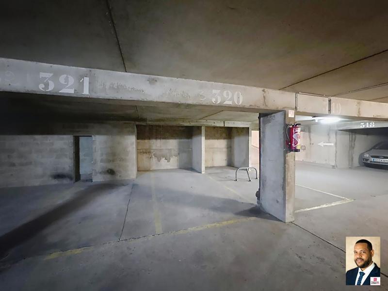 Parking / Garage - 11 m²