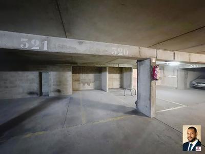 Parking / Garage - 11 m²