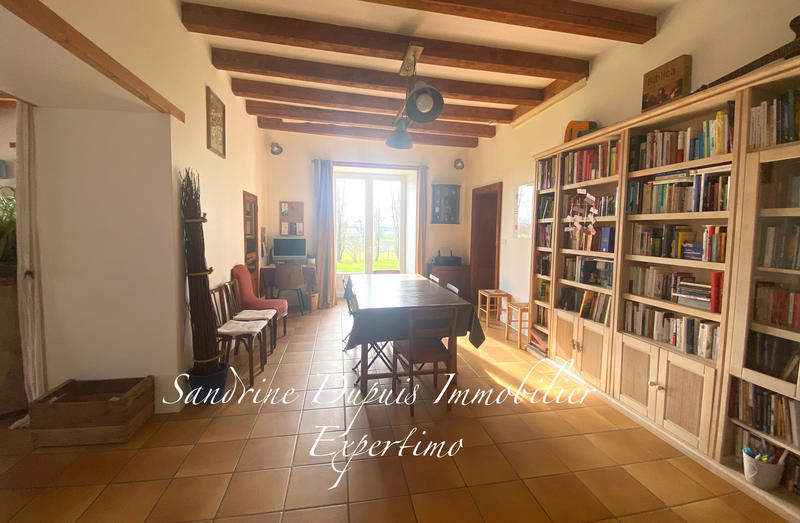 Maison - 230 m² - 9 pièces