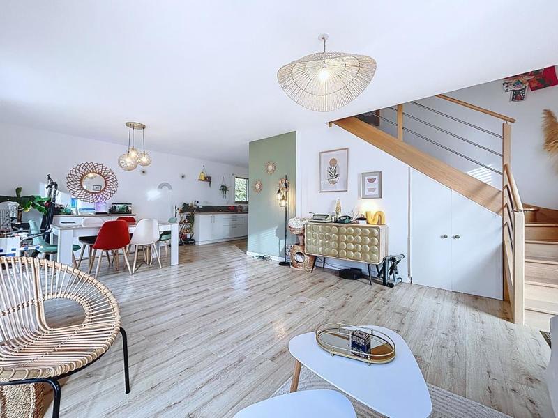 Maison - 80 m² - 4 pièces