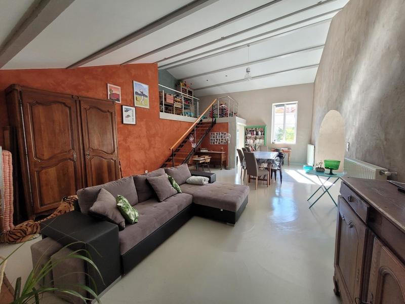 Maison - 300 m² - 9 pièces