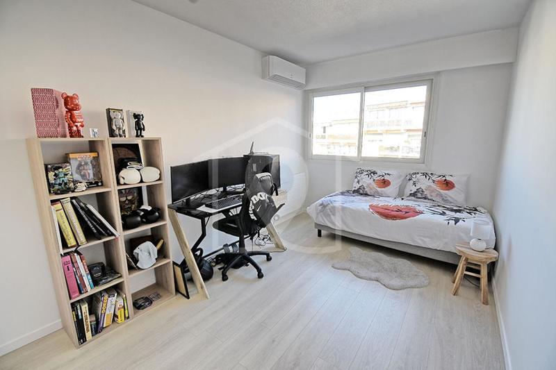 Appartement - 100 m² - 5 pièces