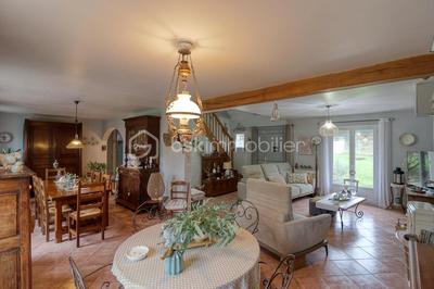 Maison traditionnelle - 193 m² - 8 pièces