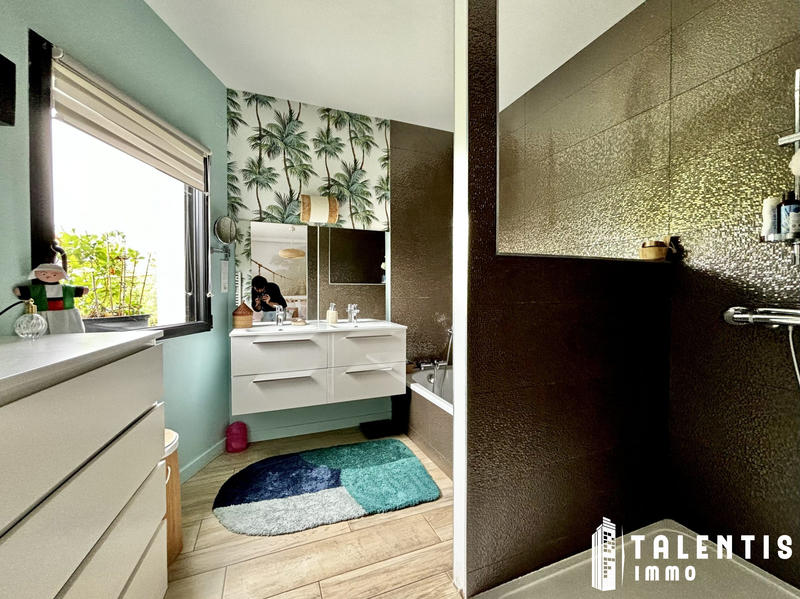 Maison contemporaine - 192 m² - 7 pièces