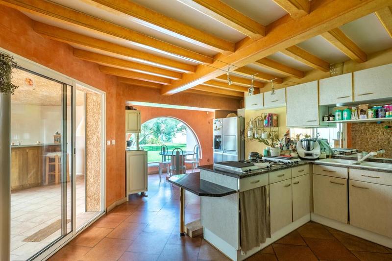 Maison - 221 m² - 6 pièces