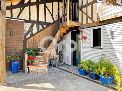 Propriété - 276 m² - 10 pièces