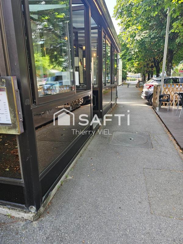 Local commercial - 80 m² - 40 pièces