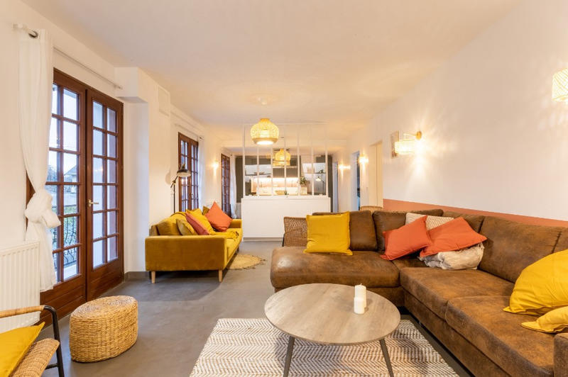 Maison - 300 m² - 13 pièces