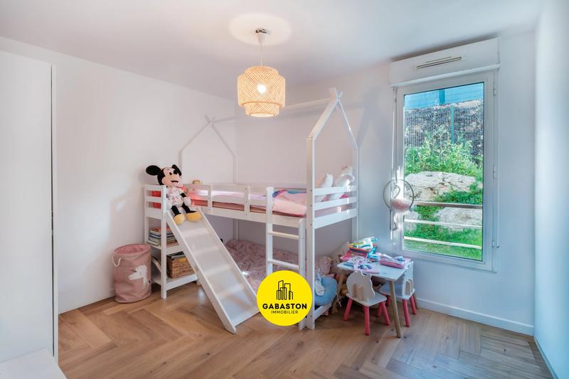 Appartement - 81 m² - 4 pièces