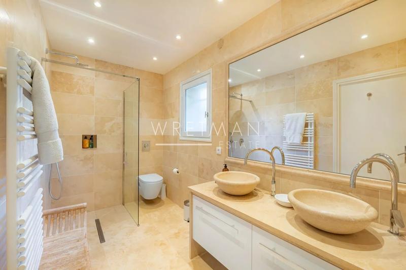 Villa - 280 m² - 7 pièces