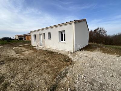 Maison traditionnelle - 71 m² - 4 pièces