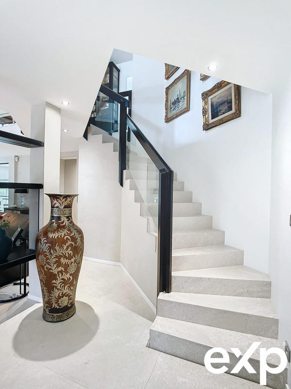 Maison - 161 m² - 5 pièces