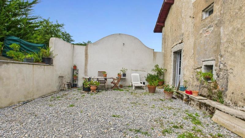 Maison - 293 m² - 10 pièces