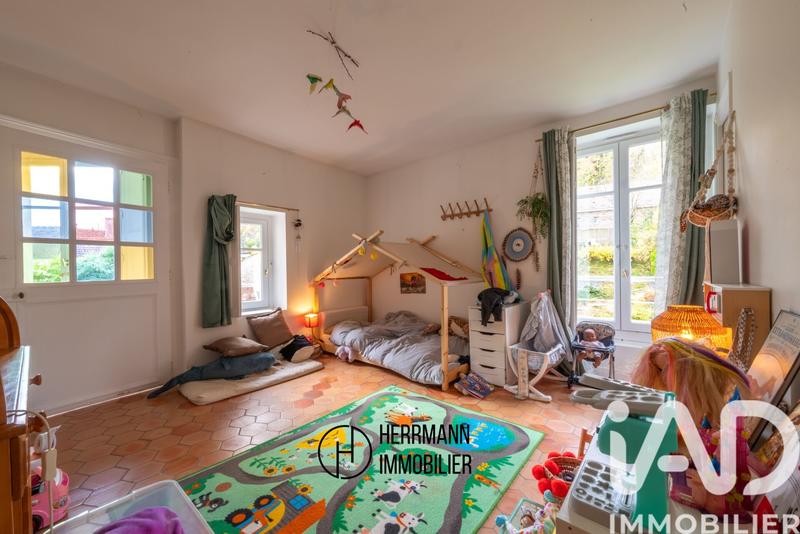 Maison - 300 m² - 8 pièces