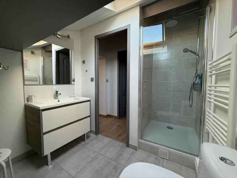 Maison - 211 m² - 8 pièces