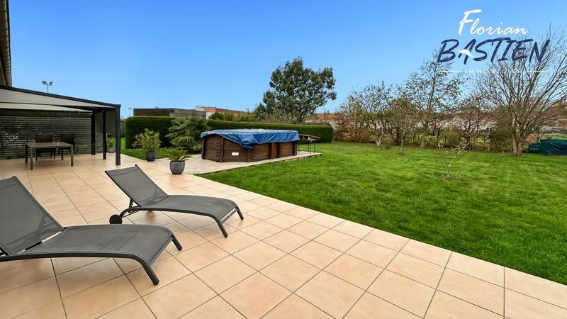 Maison - 181 m² - 8 pièces