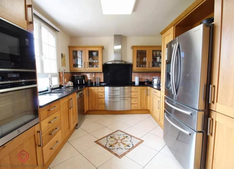 Maison - 229 m² - 9 pièces