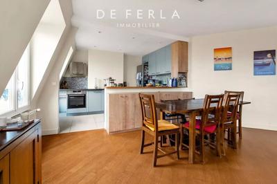 Appartement - 99 m² - 5 pièces