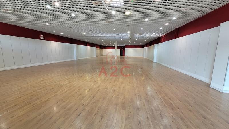 Local commercial - 560 m²