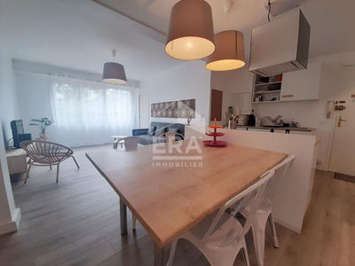 Appartement - 85 m² - 5 pièces