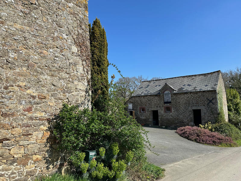 Propriété - 85 m² - 5 pièces