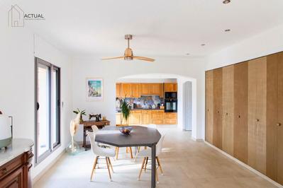 Maison - 260 m² - 10 pièces