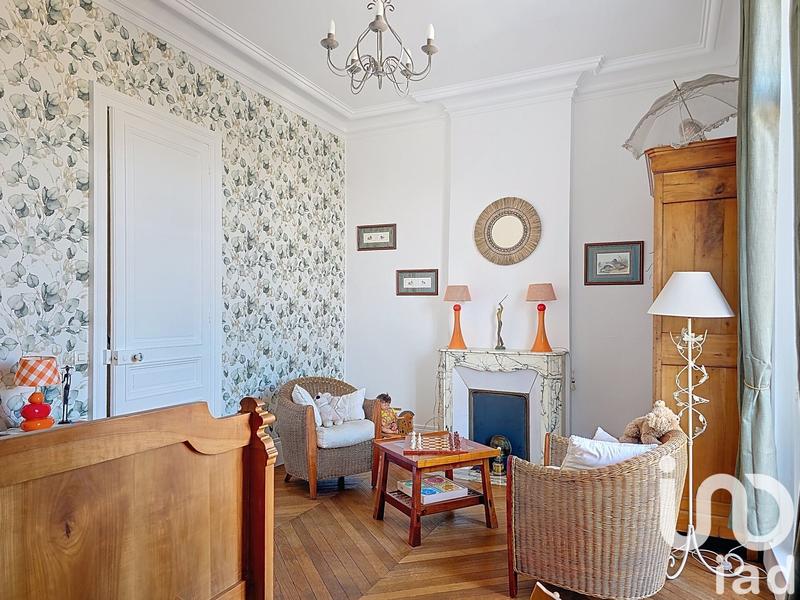 Appartement - 207 m² - 7 pièces