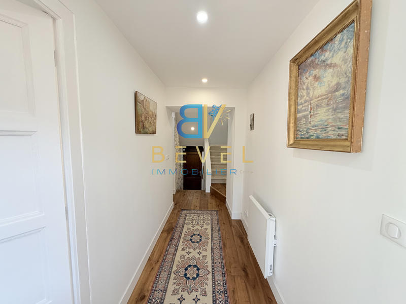 Maison - 324 m² - 5 pièces