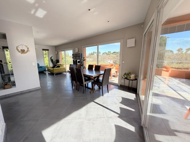 Maison - 176 m² - 6 pièces