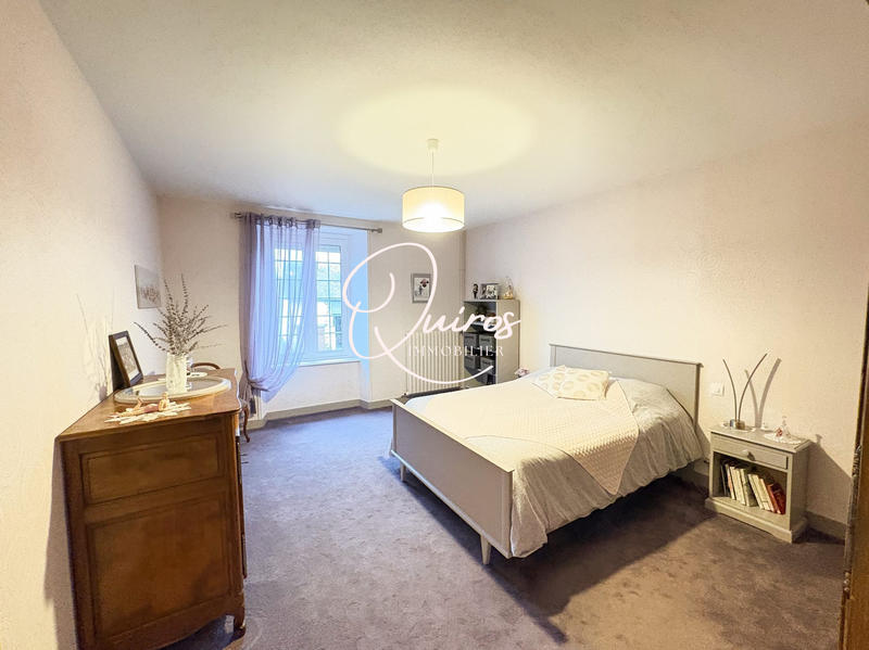 Maison - 230 m² - 7 pièces