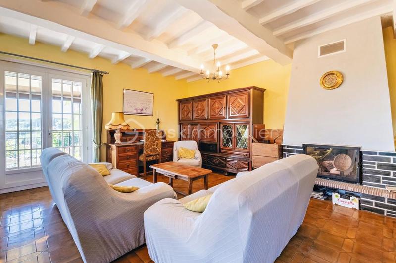 Propriété - 205 m² - 8 pièces