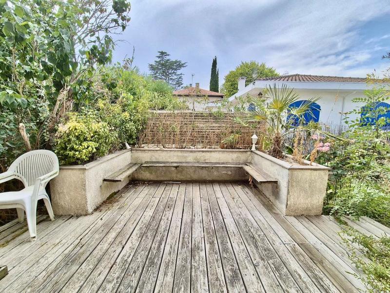 Maison - 244 m² - 10 pièces