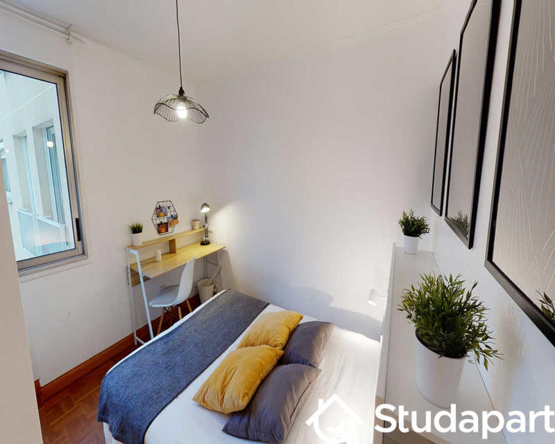 Chambre - 100 m² - 1 pièce