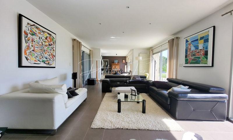 Maison - 166 m² - 5 pièces