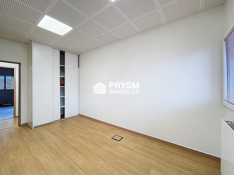 Bureau - 119 m² - 6 pièces