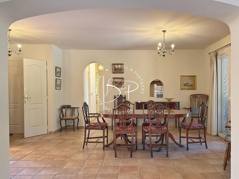 Maison - 186 m² - 6 pièces