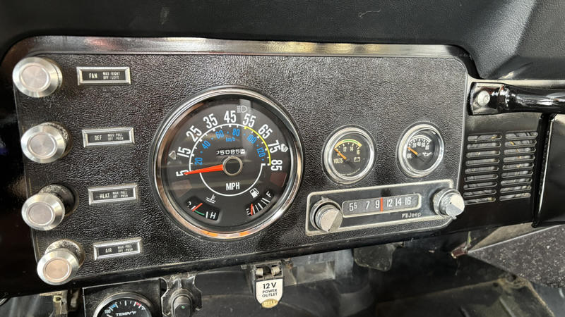 Jeep Cj 7 304 Ci V8 Quadratrac Noire 1976