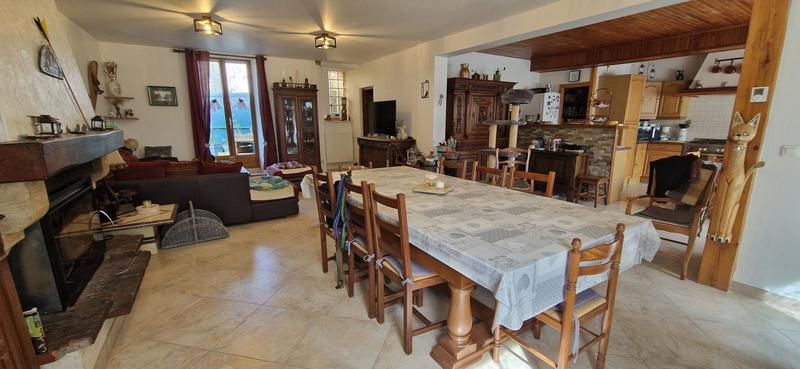 Maison - 200 m² - 5 pièces