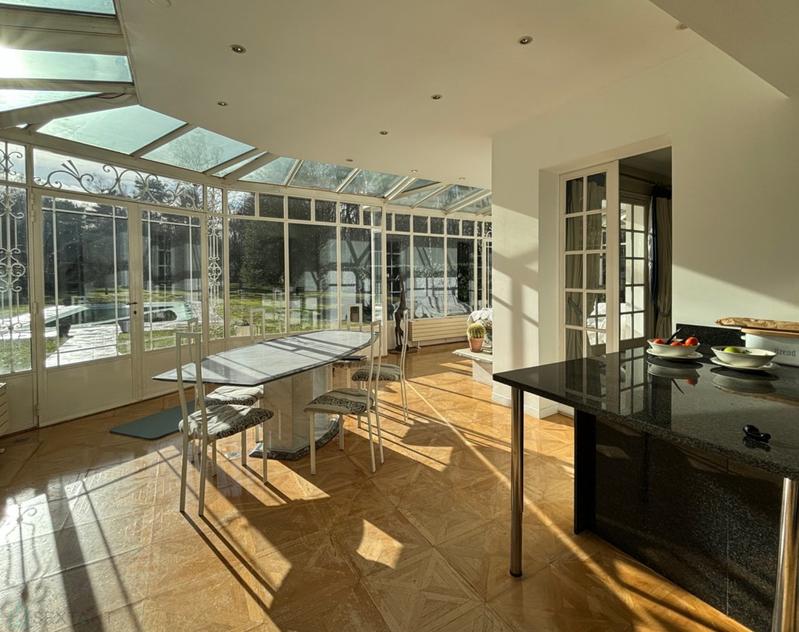 Propriété - 280 m² - 10 pièces