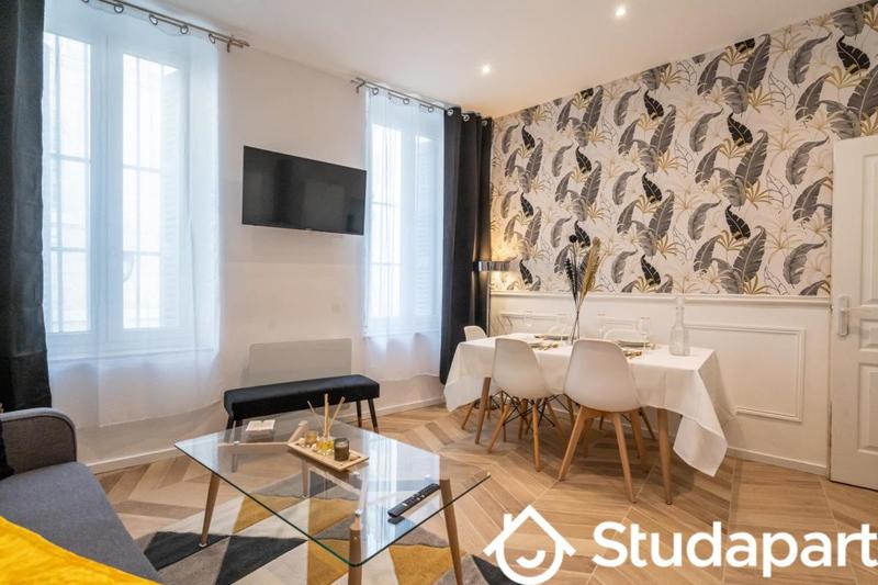 Chambre - 11 m² - 1 pièce