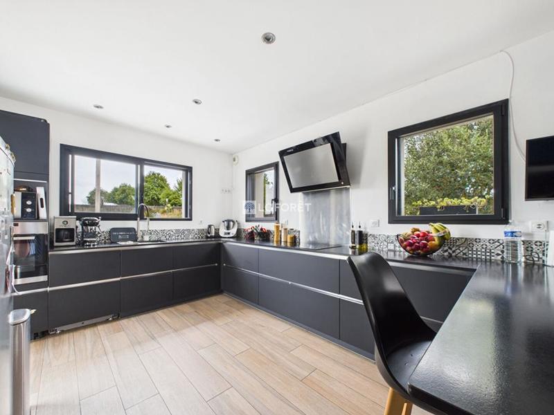 Maison - 167 m² - 6 pièces