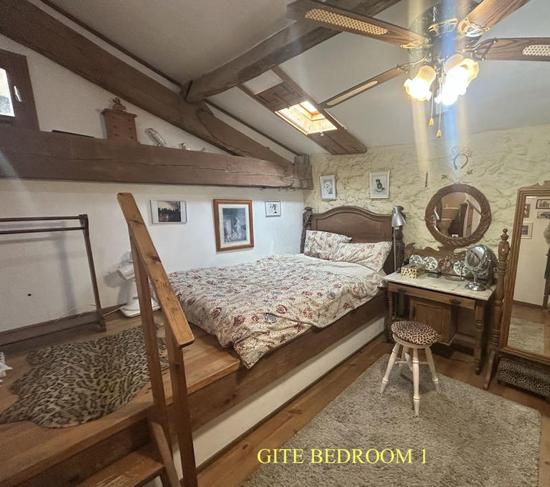 Maison - 273 m² - 15 pièces