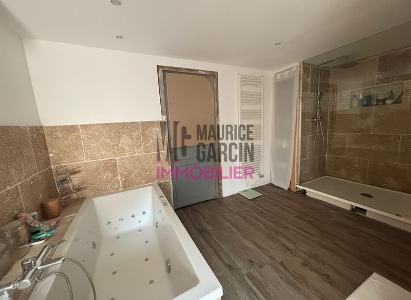 Mas - 285 m² - 11 pièces