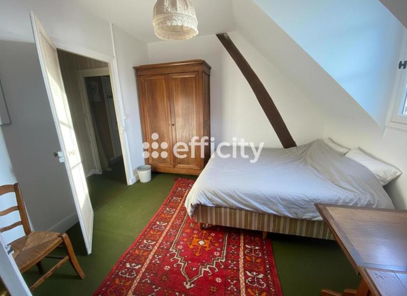 Demeure - 230 m² - 9 pièces