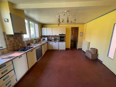 Maison - 202 m² - 7 pièces