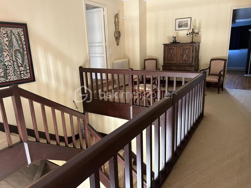 Propriété - 453 m² - 11 pièces