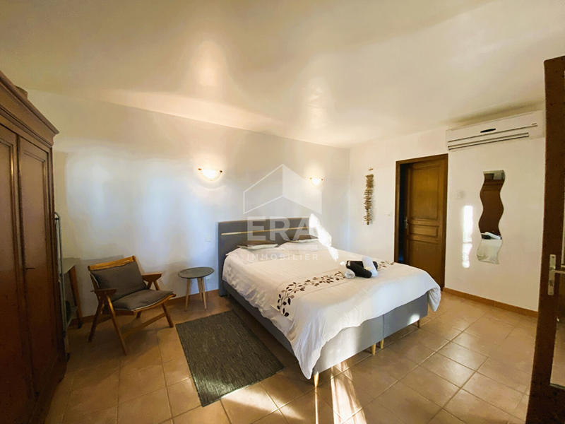 Maison - 234 m² - 7 pièces