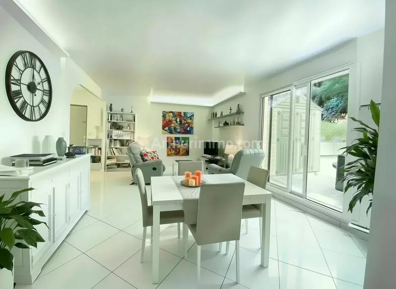 Appartement - 86 m² - 4 pièces